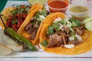 Tacos $2.80 c.u D e lengua $3.75